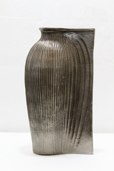 3703- Ribbed Aged Brass Aluminium Vase Large 1