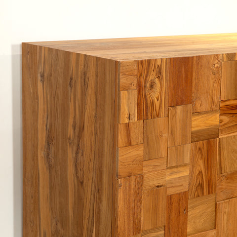CHECKER_SIDEBOARD_1
