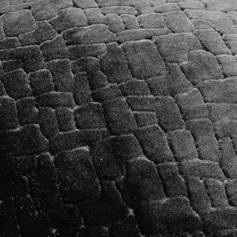 bloomsbury_cushion_black_4